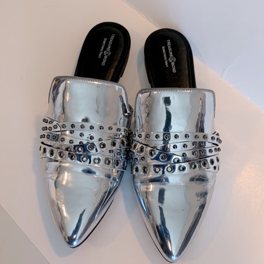 Treasure and Bond SZ 8 women’s slide